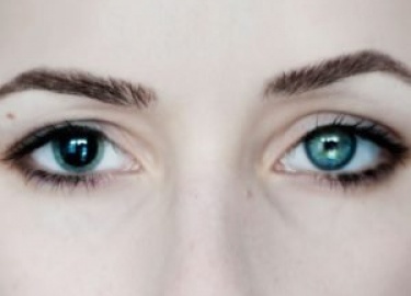 Анизокория - это нарушение зрачков с неодинаковым диаметром в обоих глазах.&nbsp;В темноте они расширяются, чтобы захватить больше света, при ярком...